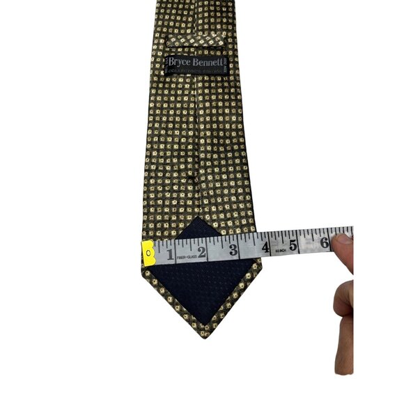 Croft &‎ Barrow 100% Silk Necktie Black and Gold Geometric Hand Made Classic Tie - Picture 6 of 8